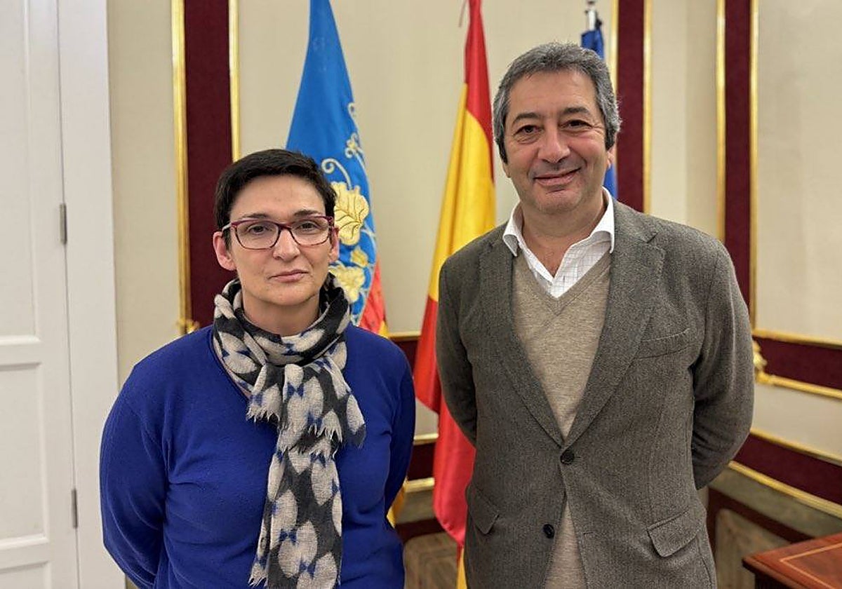 Imagen de la directora del IVAM, Nuria Enguita, y el vicepresidente primero de la Generalitat, Vicente Barrera, el pasado lunes en una reunión de trabajo