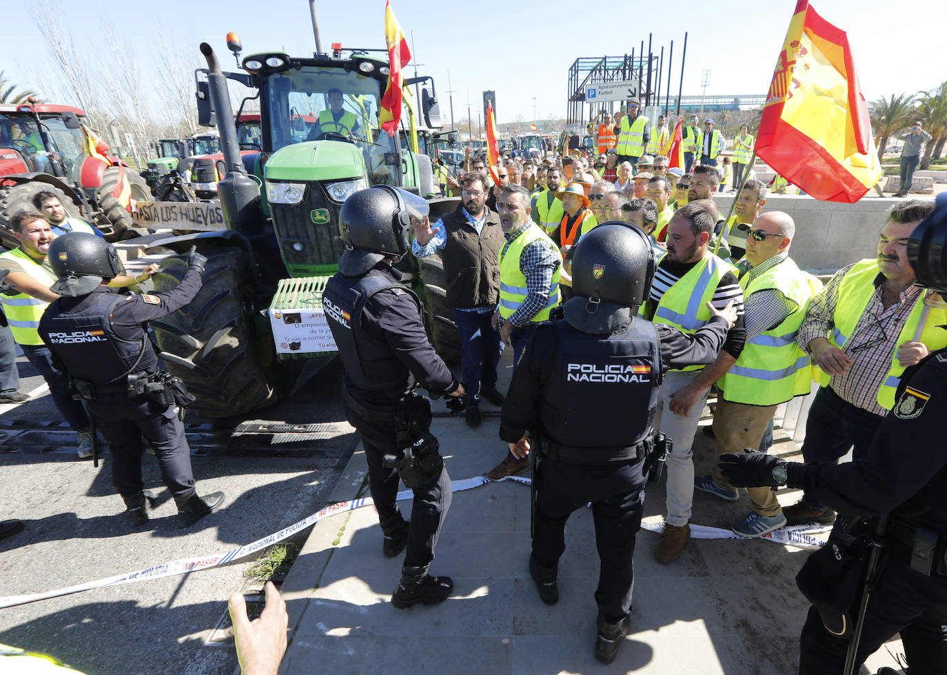 Fotos: la tensa protesta de los agricultores de Córdoba