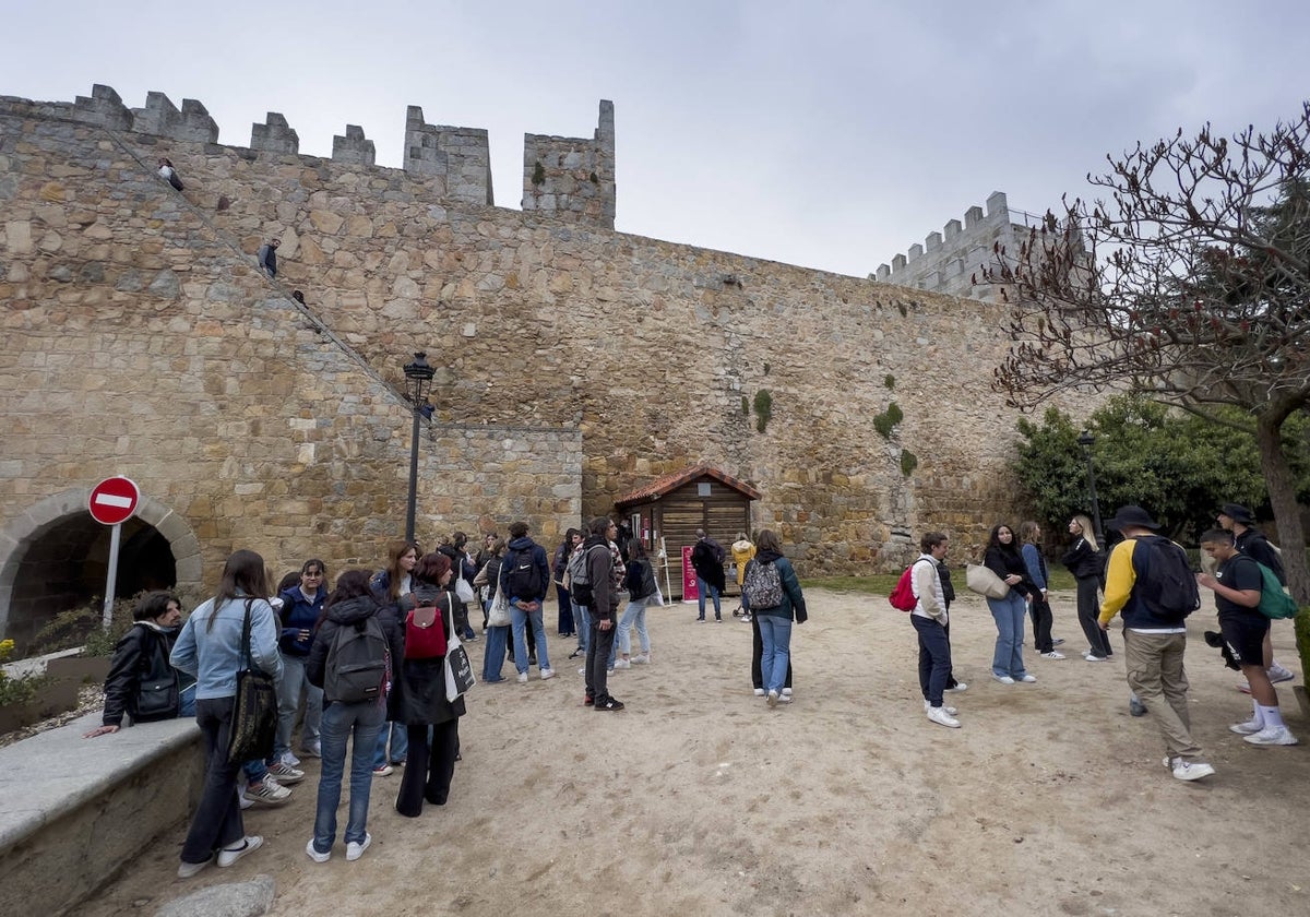 Los turistas pagarán un 60% más por subir a la Muralla de Ávila