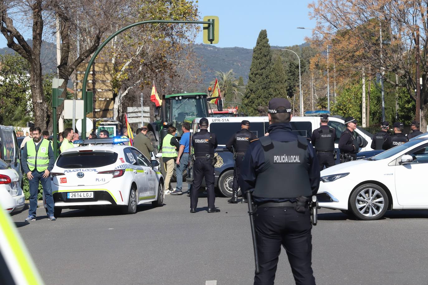 Fotos: la tensa protesta de los agricultores de Córdoba