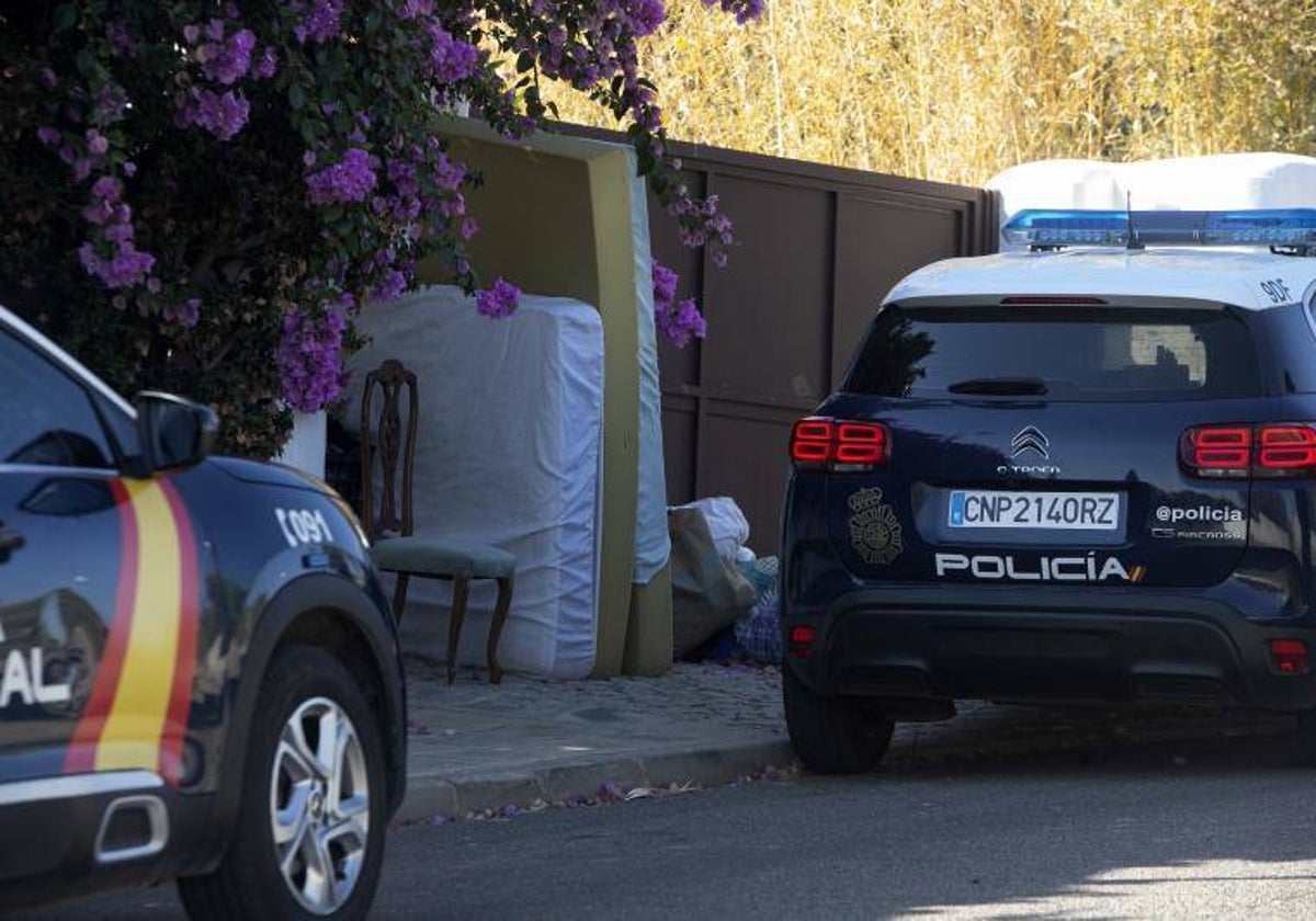 Dos patrullas de Policía Nacional en el Brillante