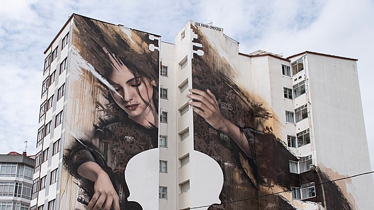 'La violonchelista' en La Coruña, el mejor mural del mundo en 2023