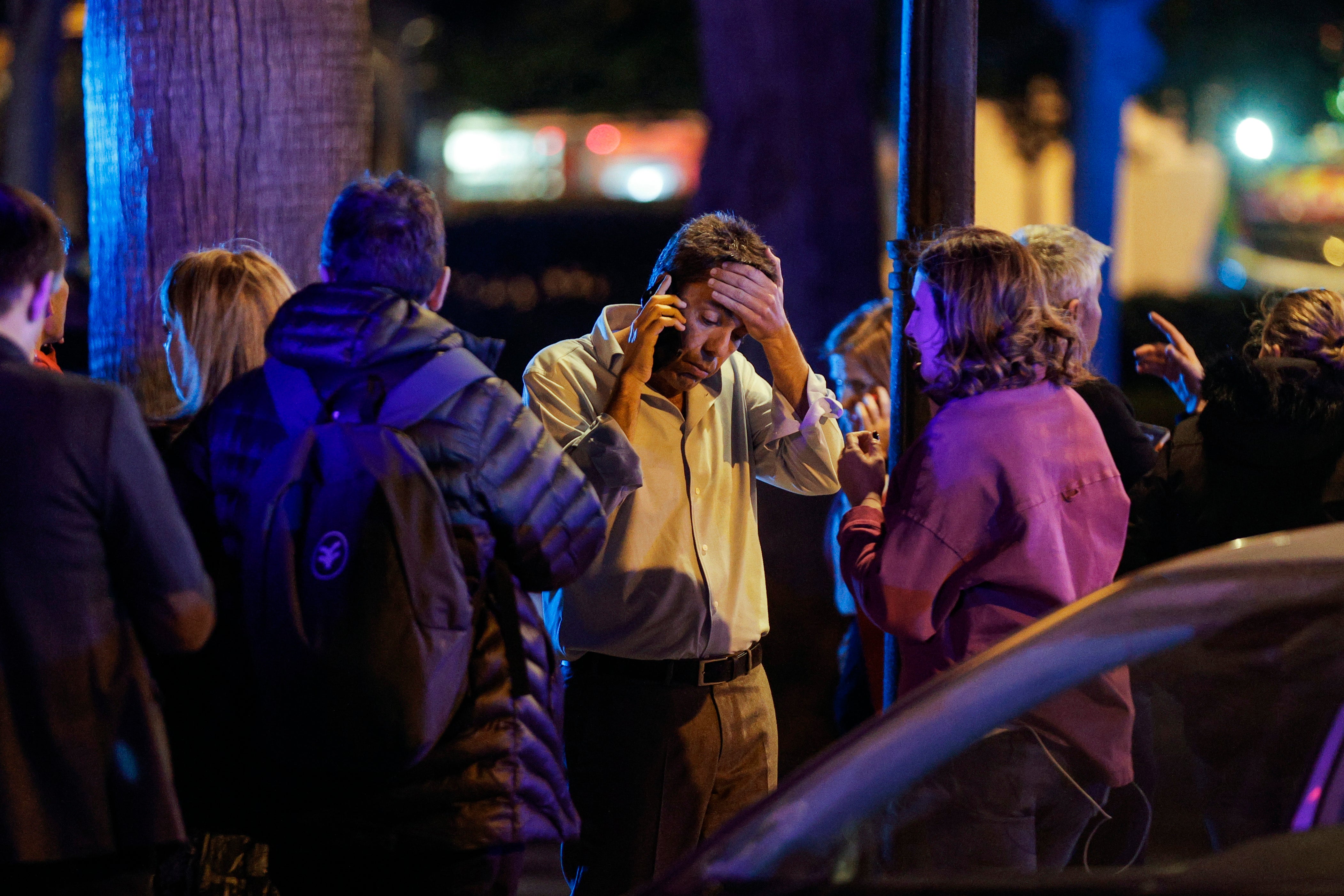 El incendio que devora un edificio de 14 plantas en Valencia, en imágenes