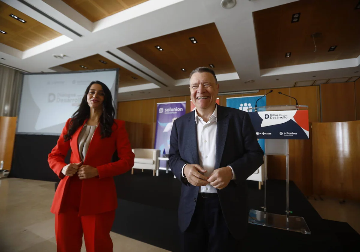 Inés Arrimadas y Jordi Sevilla, antes de su acto en Córdoba