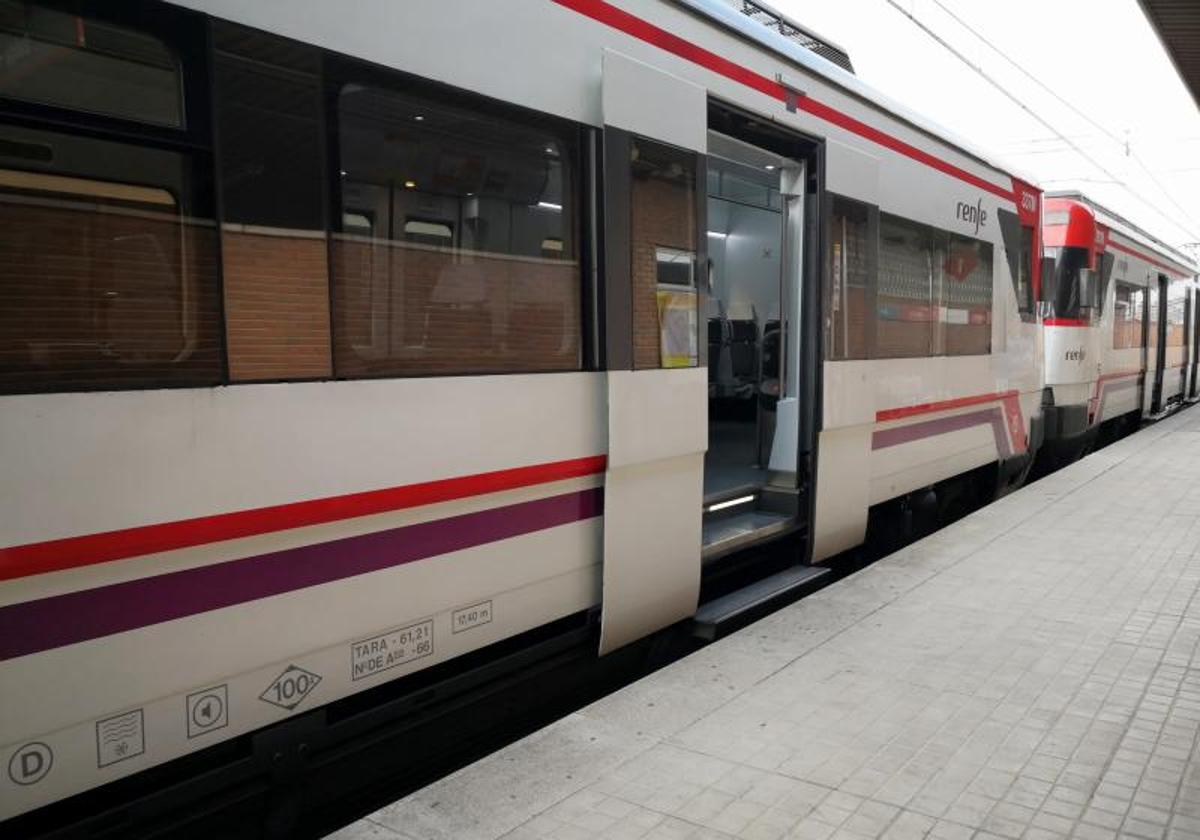 Imagen de archivo de un tren de Cercanías en Madrid