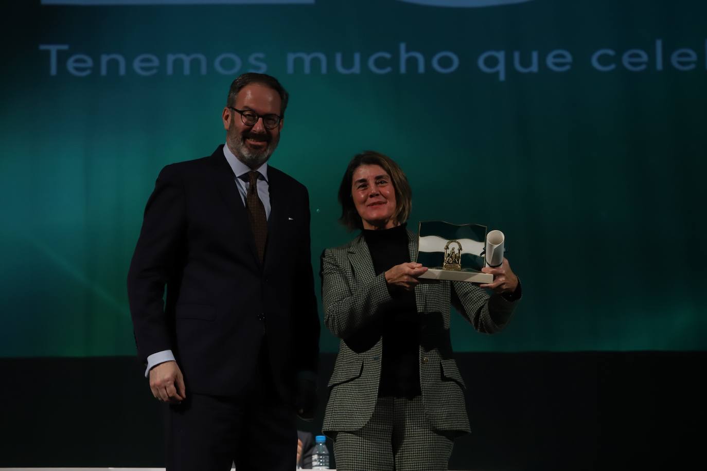 Fotos: la solemne entrega de las banderas de Andalucía en Córdoba