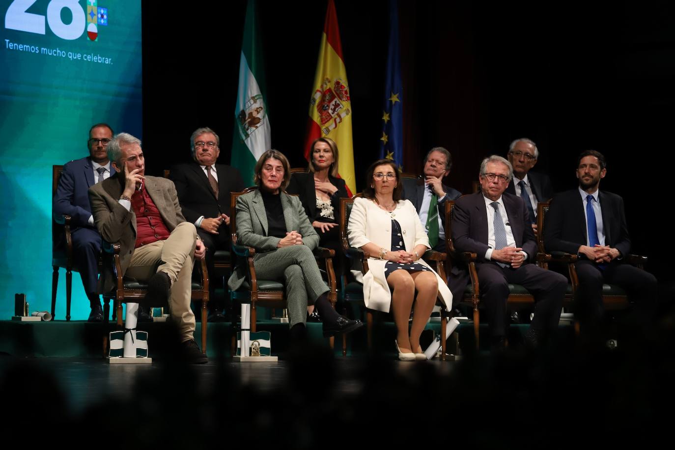 Fotos: la solemne entrega de las banderas de Andalucía en Córdoba