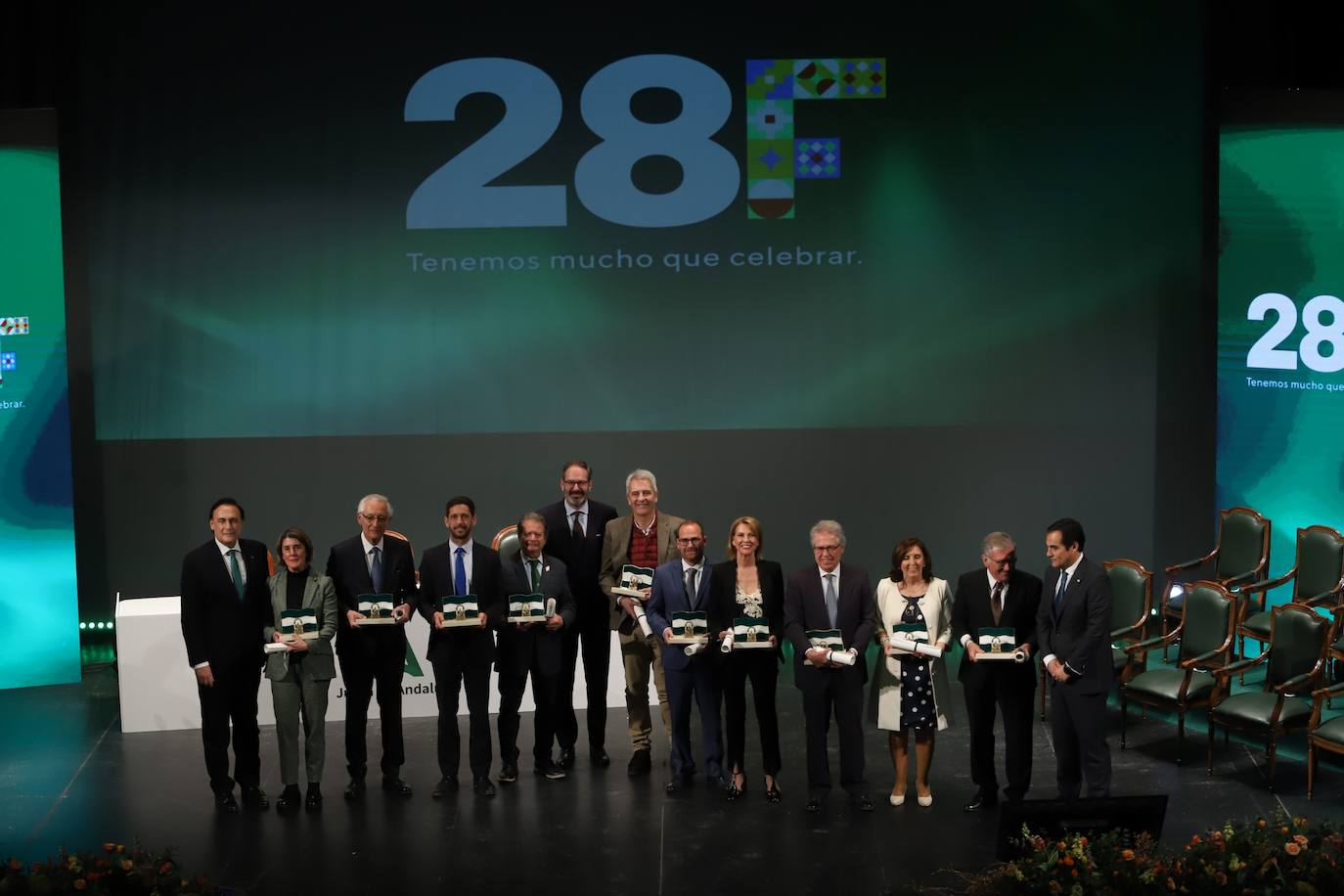 Fotos: la solemne entrega de las banderas de Andalucía en Córdoba