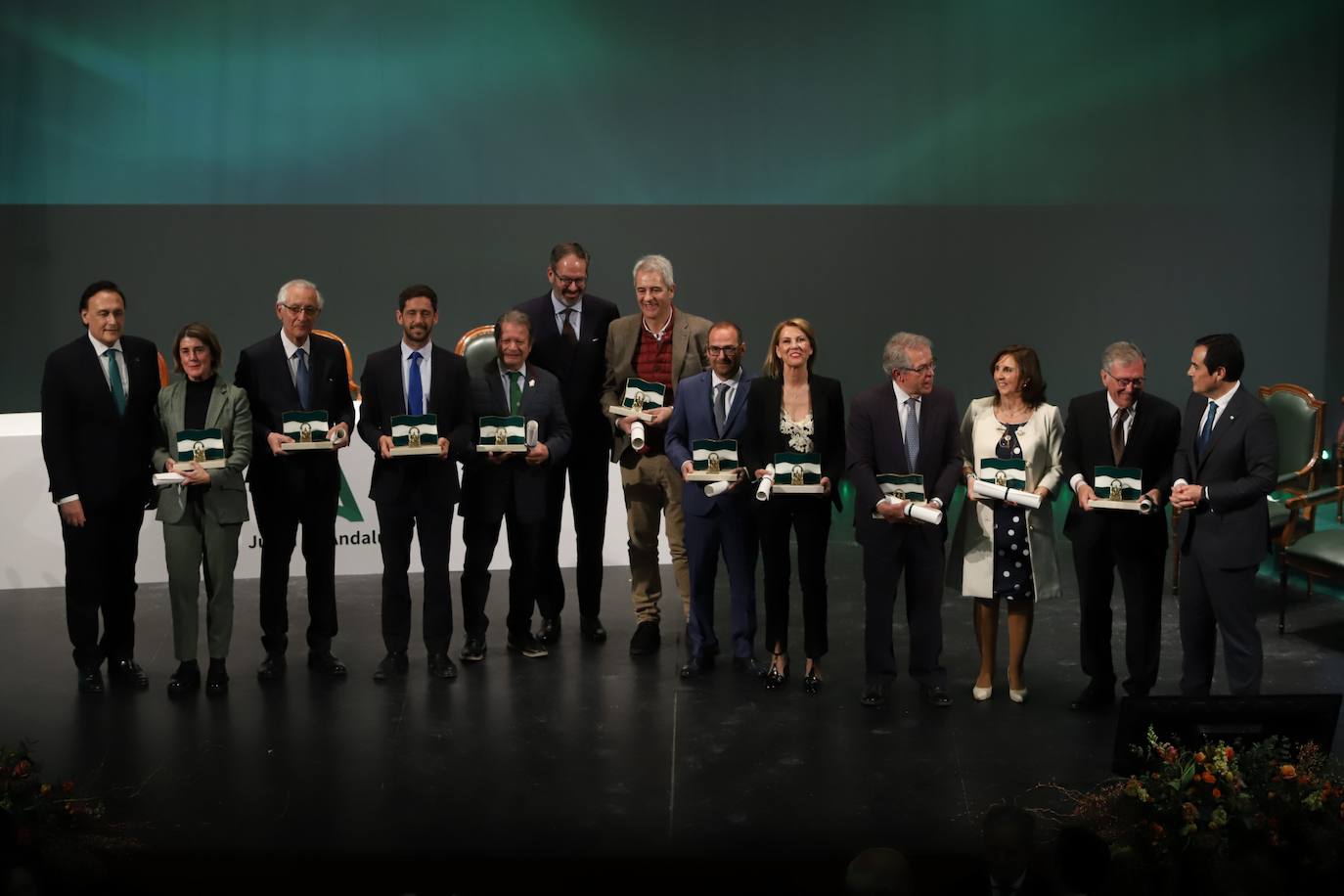 Fotos: la solemne entrega de las banderas de Andalucía en Córdoba