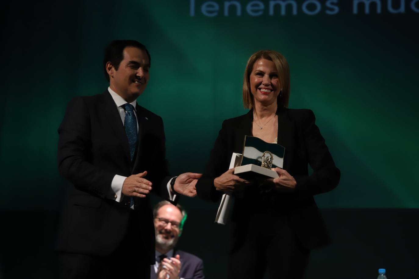 Fotos: la solemne entrega de las banderas de Andalucía en Córdoba