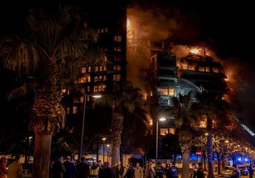 El matrimonio y sus dos hijos pequeños fallecidos se encerraron en el baño y pidieron ayuda a sus familias por WhatsApp