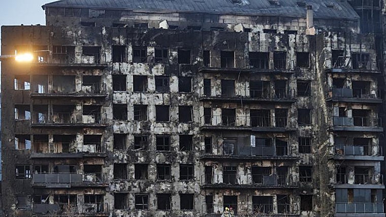 Imagen del edificio incendiado en Campanar (Valencia)