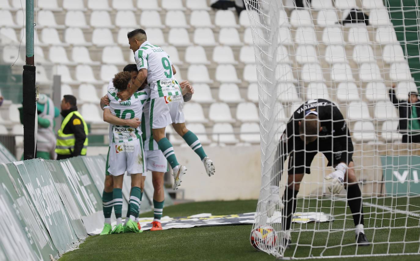 Fotos: la plácida victoria del Córdoba CF contra el Melilla