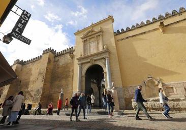 La Mezquita renueva su 'piel' tras diez años de actuaciones