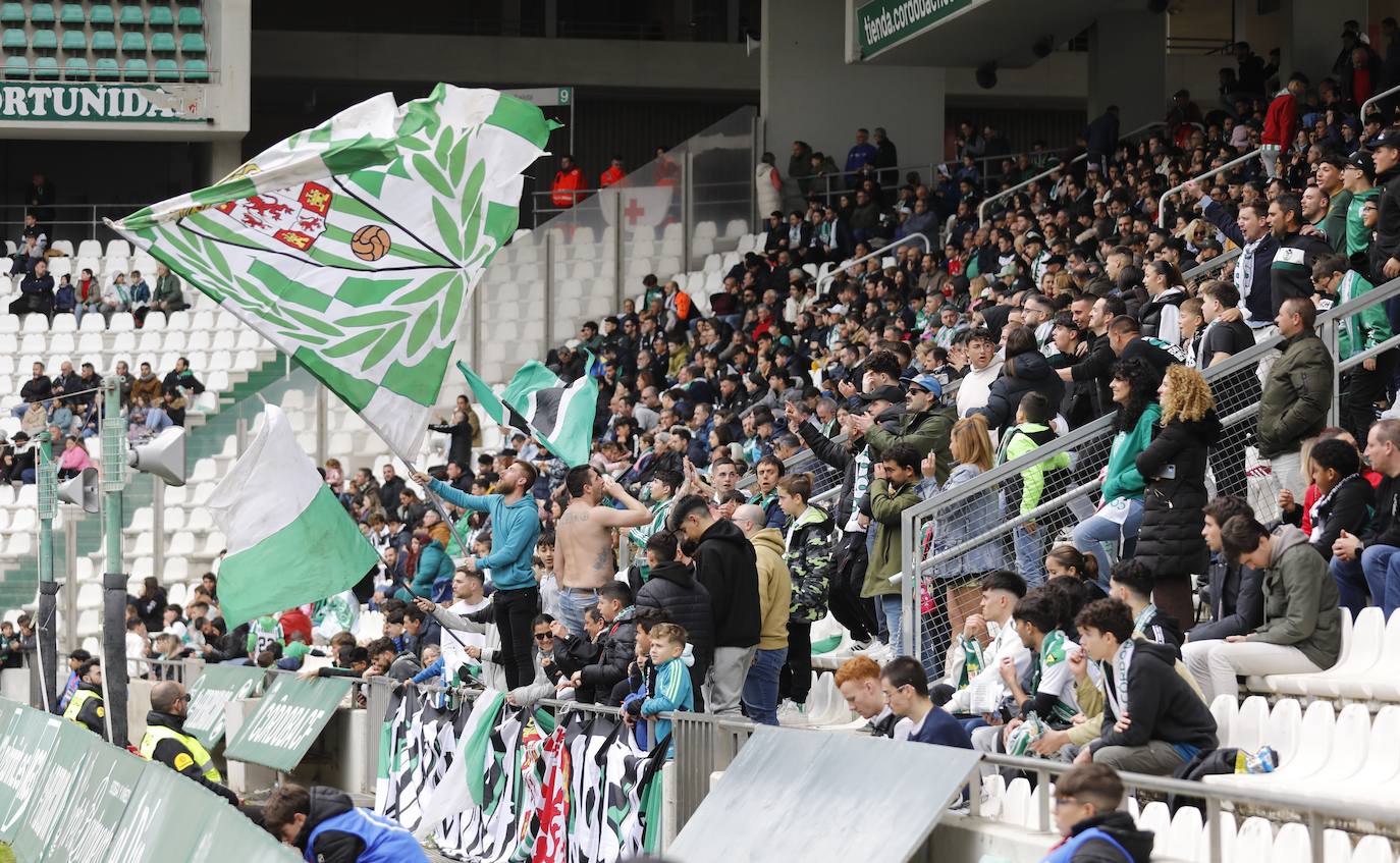 Fotos: la plácida victoria del Córdoba CF contra el Melilla
