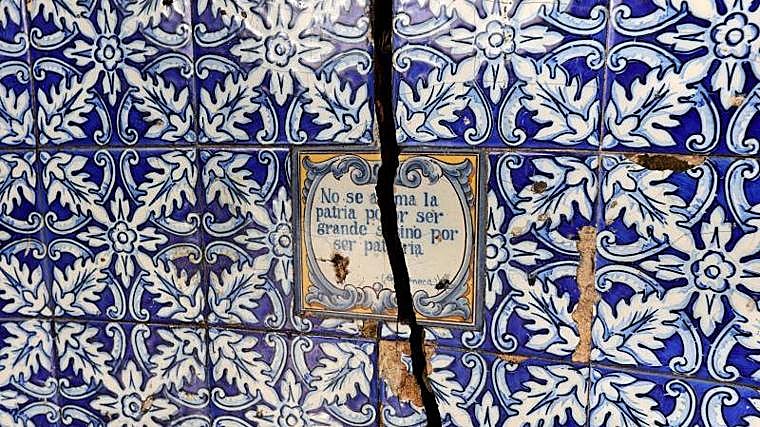 Canadá se rinde ante los bancos de azulejos que Córdoba abandona en los jardines de Los Patos