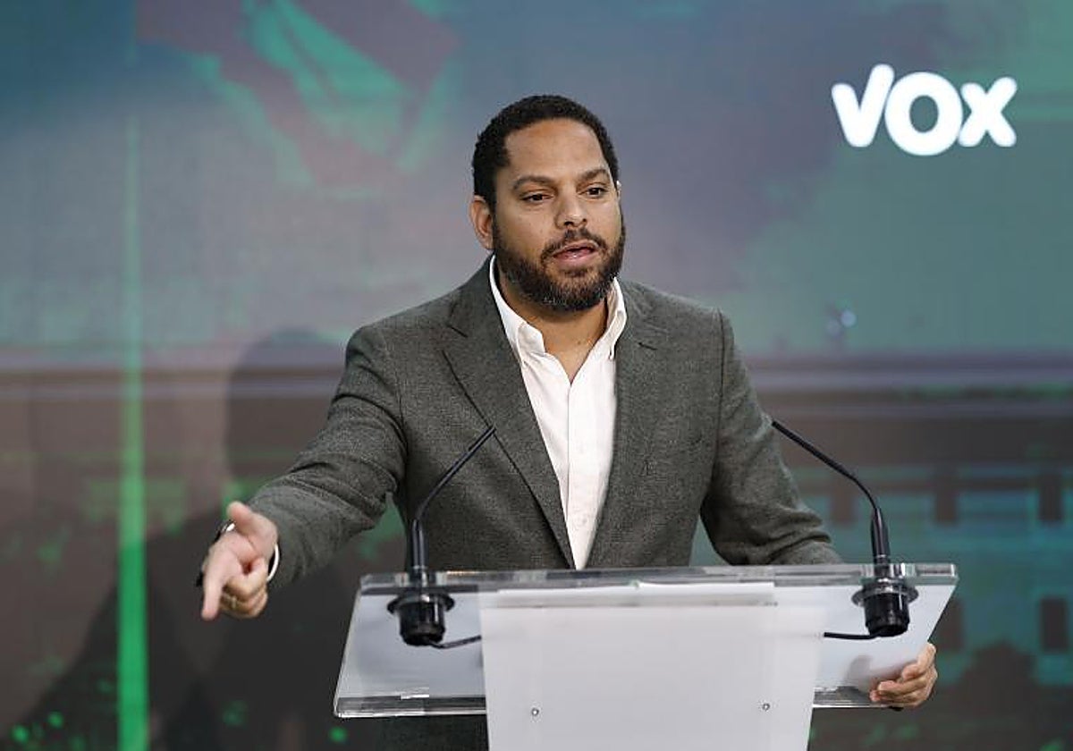 El secretario general de Vox, Ignacio Garriga, en rueda de prens