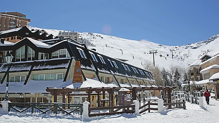La Bodega, en pleno corazón de Pradollano, es uno de los centros del tardeo o el 'après ski'