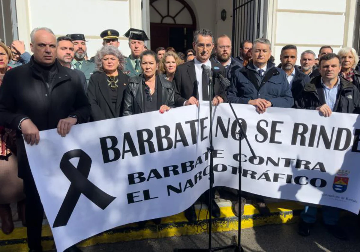 Vecinos de Barbate se manifiestan contra el narcotráfico tras los crímenes