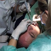Madrid dará prótesis dentales y tratamiento de caries gratis a mayores de 80 años mediante convenios con clínicas privadas