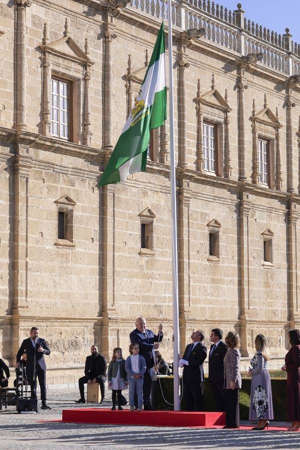 Izado de la bandera en el Parlamento de Andalucía