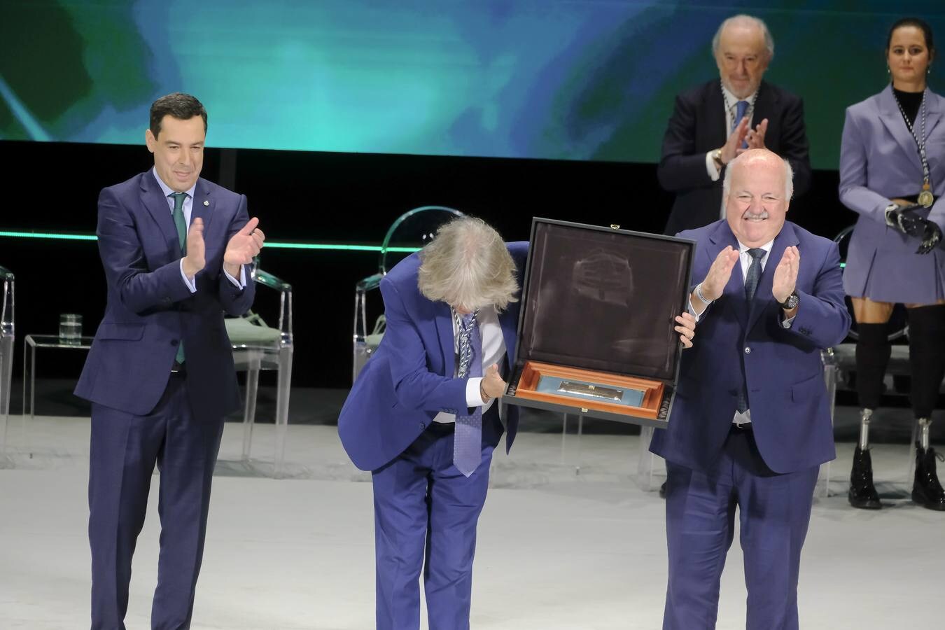 medallas del día de Andalucía: El músico Pablo López, feliz tras recibir la  Medalla de Andalucía: «Para mí no hay más techo que esto»