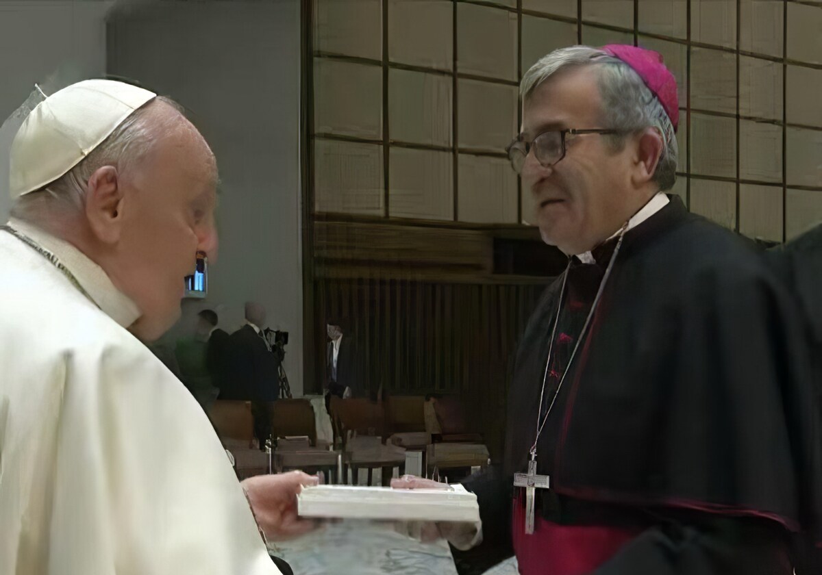 El Papa Francisco y el arzobispo de Valladolid