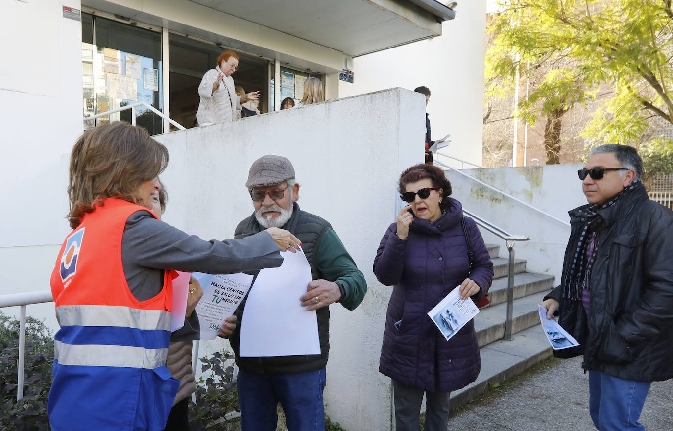 Fotos: Médicos de Córdoba se concentran para exigir mejoras en Atención Primaria