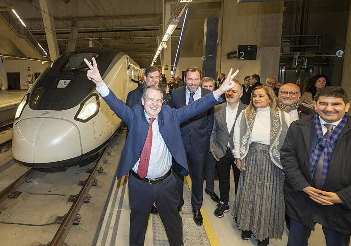 Caballero, Puente, Besteiro y Blanco, triunfales en Vigo, el pasado