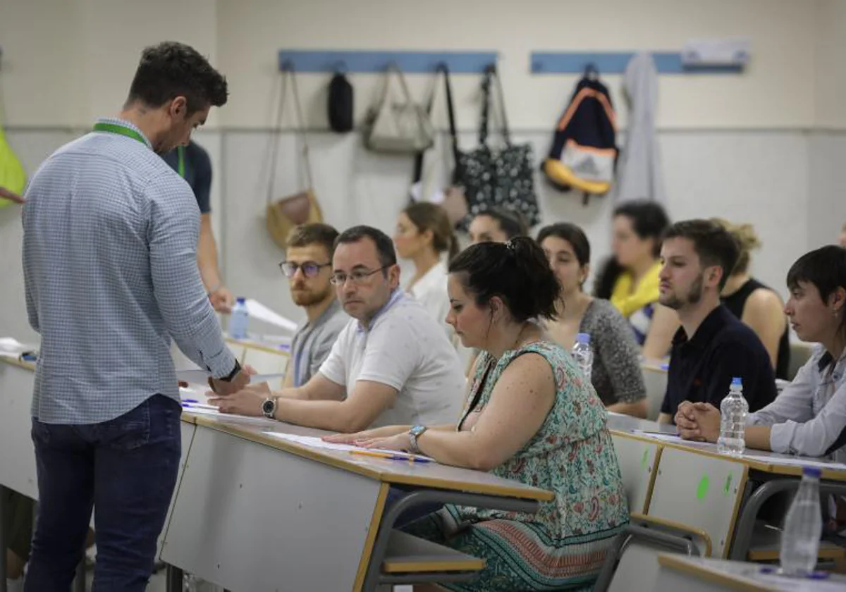 Aspirantes a unas oposiciones de Magisterio celebradas en Sevilla en 2022