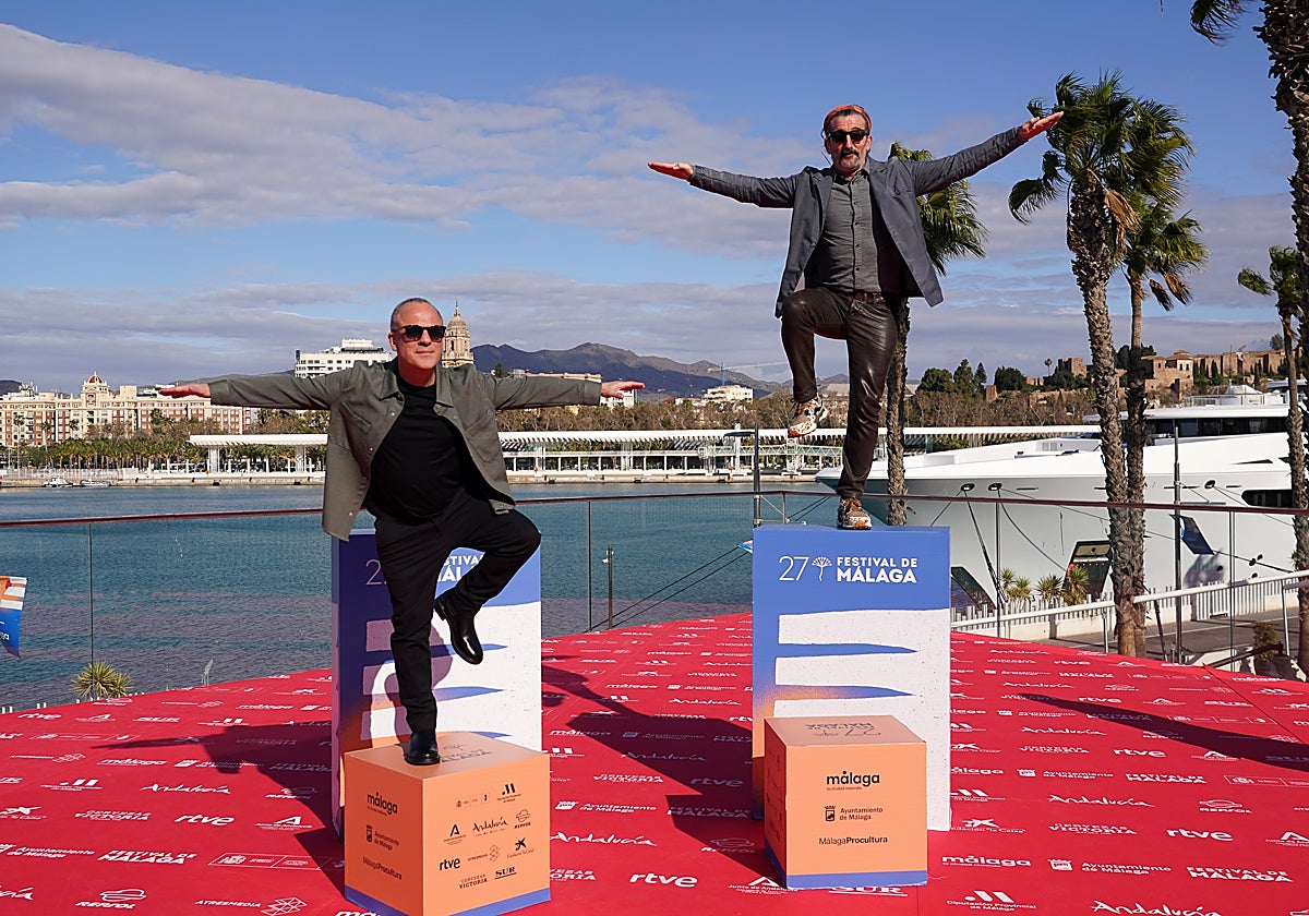 Javier Gutiérrez y Luis Zahera posan en el Muelle Uno de Málaga