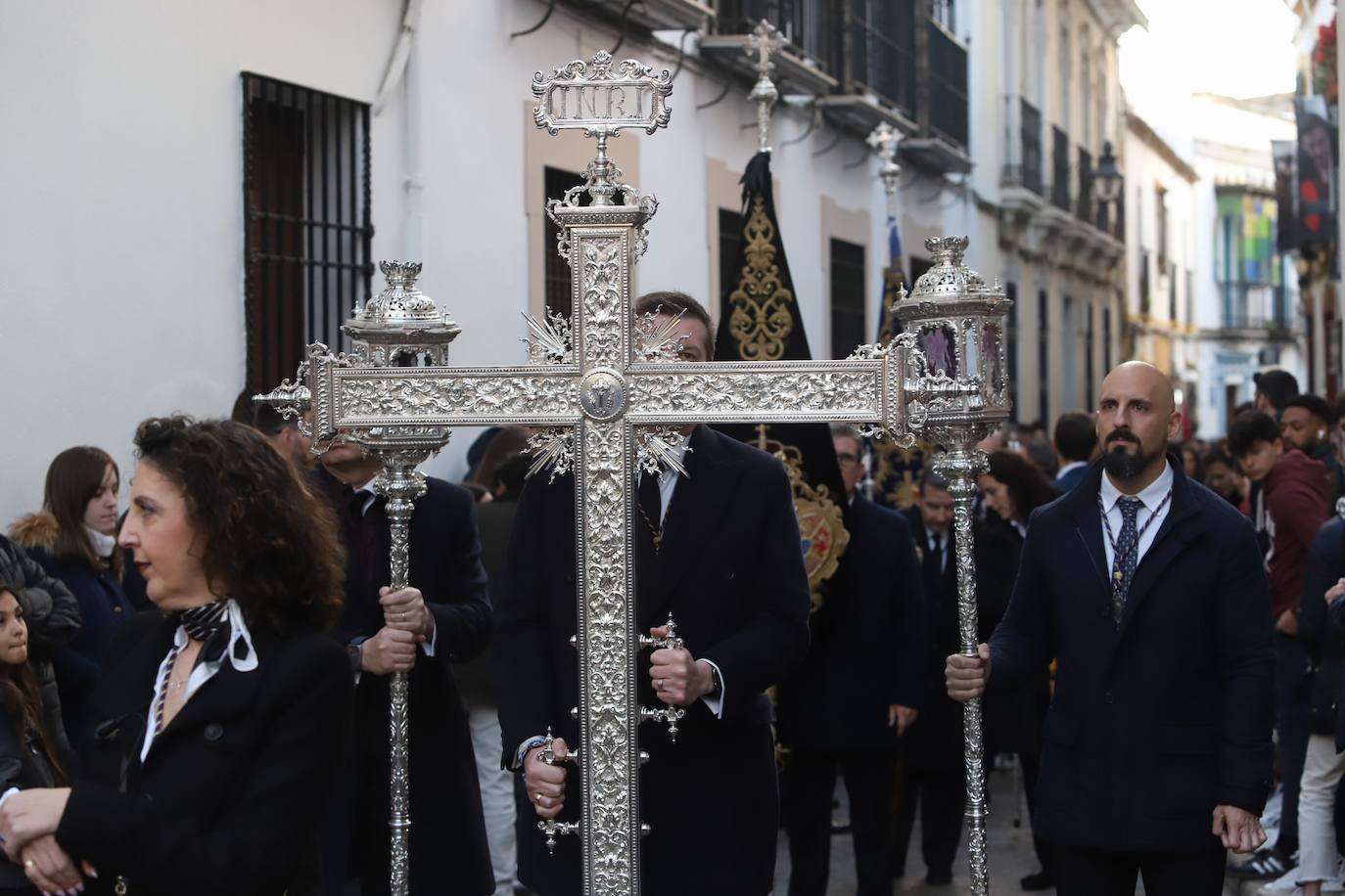 Fotos: La elegante procesión triunfal del Señor del Calvario en Córdoba