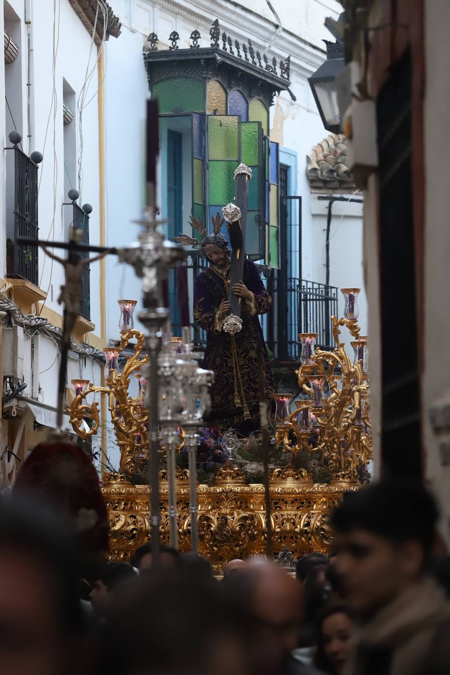 Fotos: La elegante procesión triunfal del Señor del Calvario en Córdoba