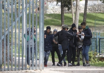 El caos de Barajas multiplica por seis la llegada de menas a Madrid