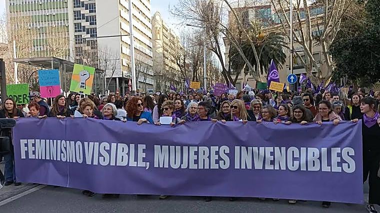 Pancarta de apertura de la manifestación del 8M en Jaén