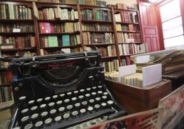 La «triste» despedida de 'La Galatea', la última librería de la calle Libreros de Salamanca
