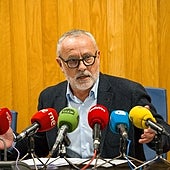 El alcalde de Cambre dimite por no poder pagar facturas pese a tener las arcas llenas