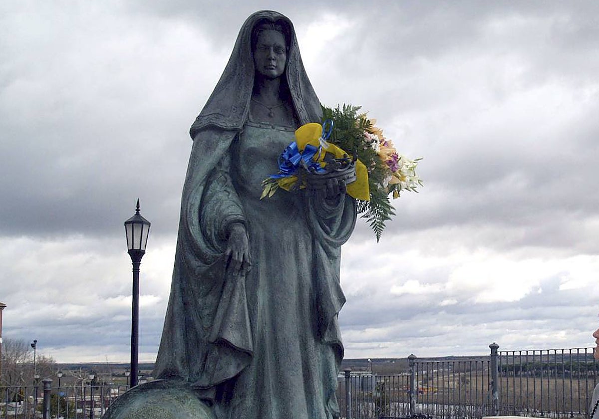 Estatua de Juana I de Castilla en Tordesillas (Valladolid)
