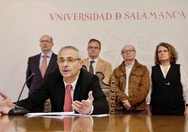 Ricardo Rivero presenta por sorpresa su dimisión como rector de la Universidad de Salamanca