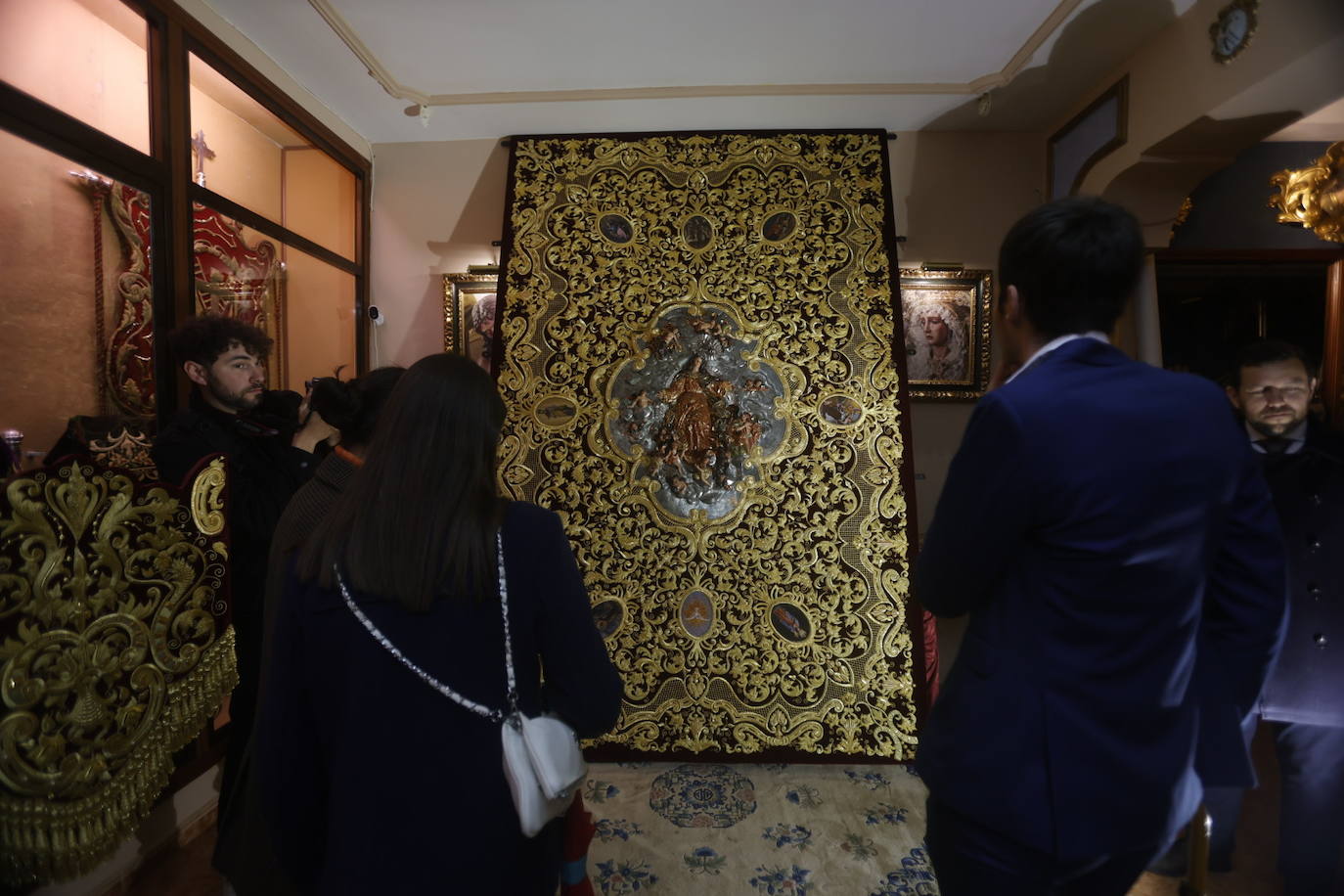 Fotos: los detalles del nuevo palio de la Virgen del Buen Fin de Córdoba