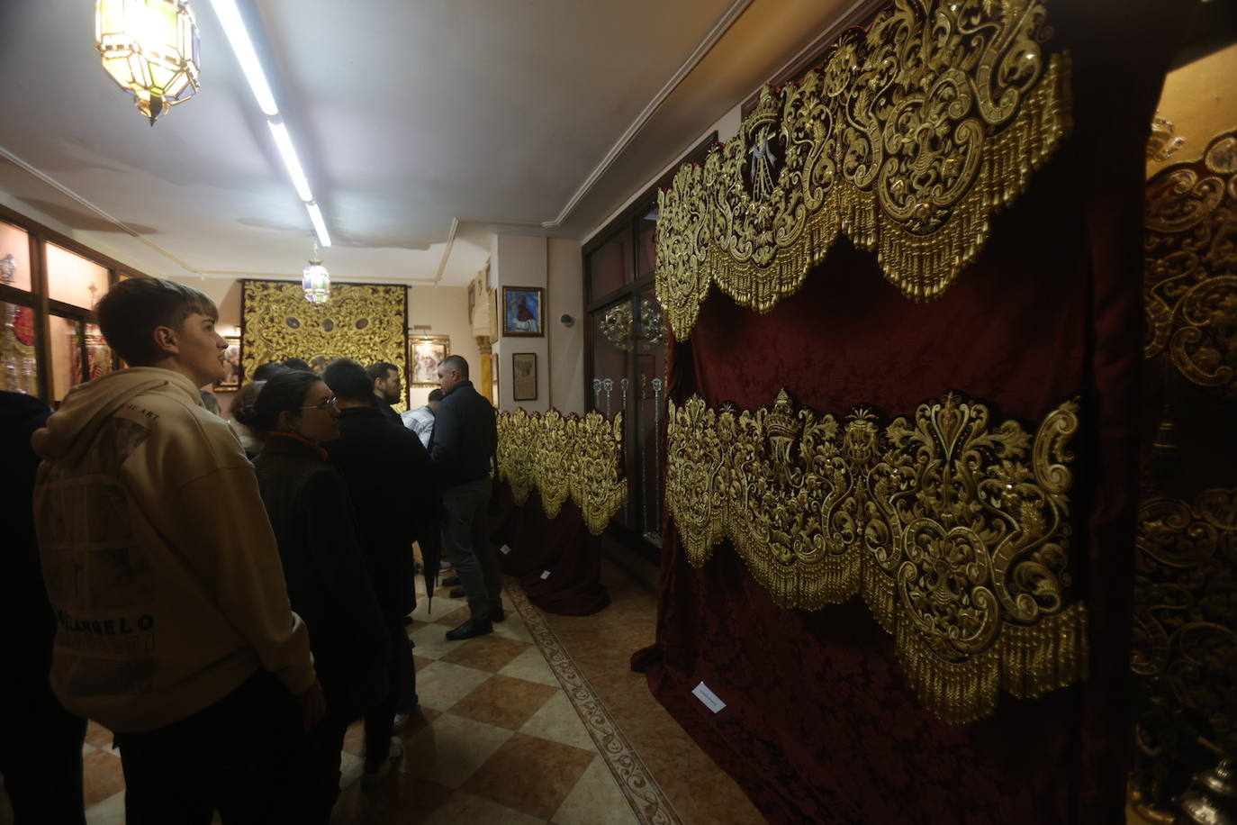 Fotos: los detalles del nuevo palio de la Virgen del Buen Fin de Córdoba