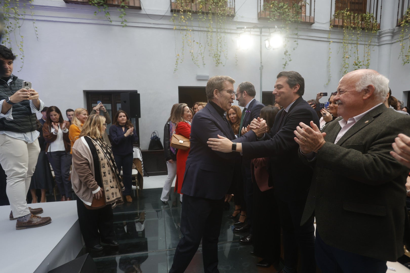 Fotos: el acto de Feijóo y el PP en Córdoba por el Día de la Mujer
