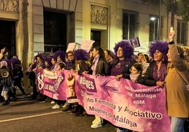 Una marea morada de 13.000 personas llena Málaga en el Día de la Mujer