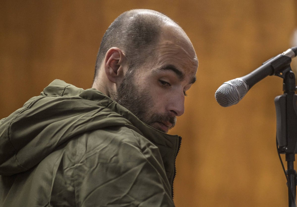 El acusado, durante una de las sesiones del juicio en la Audiencia de Orense