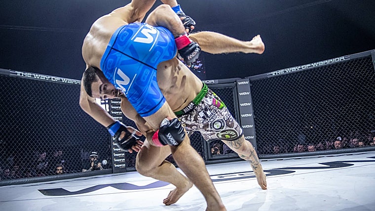 Rafa Calderón ejecuta un derribo sobre su contrincante