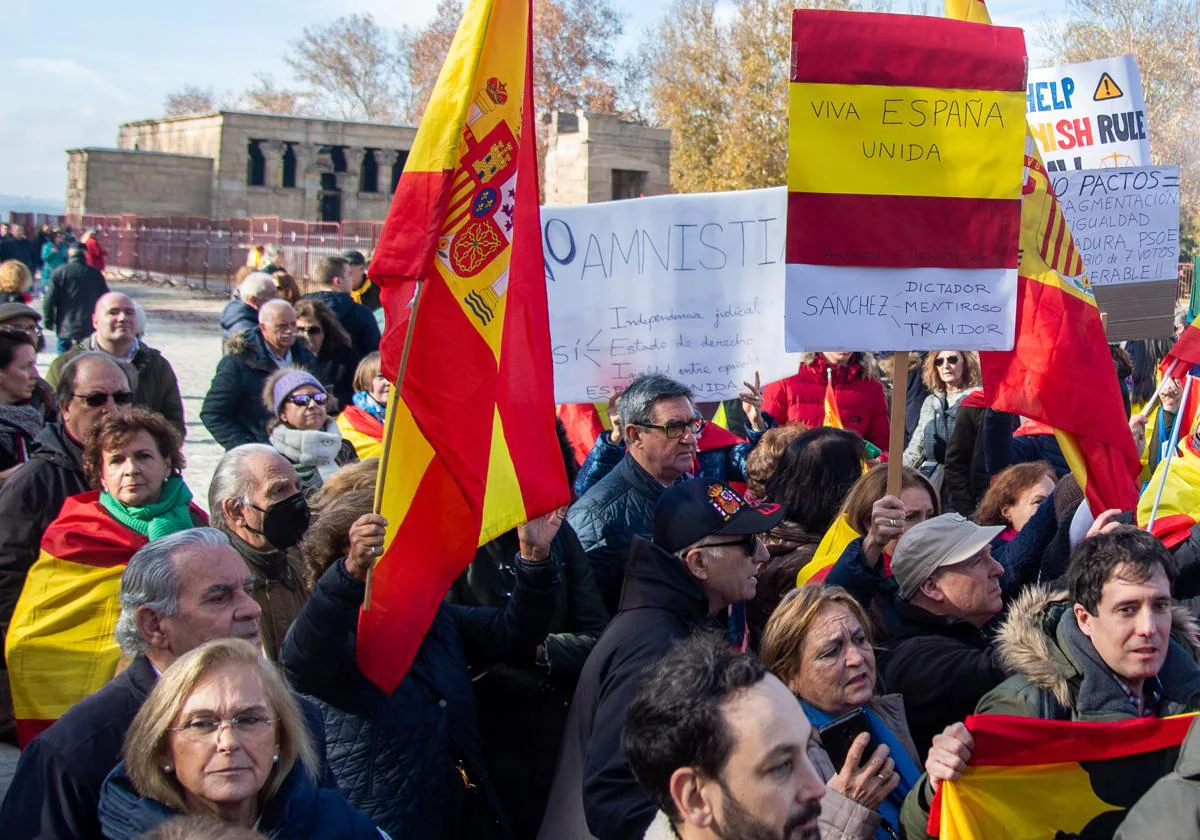 Manifestación 9-M, en directo: última hora de la protesta impulsada por Rosa Díez que exige la dimisión de Sánchez hoy