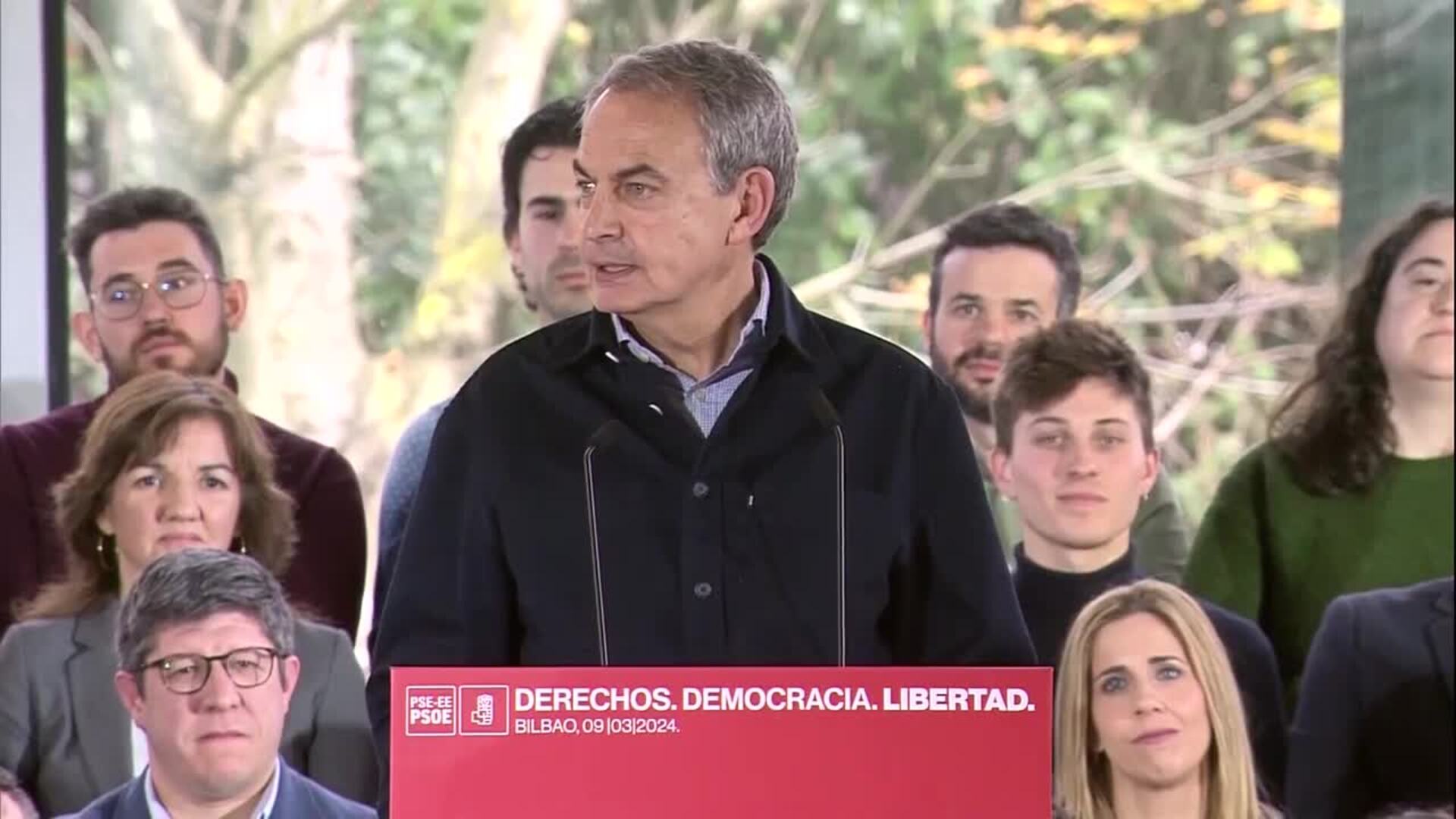 Zapatero: &quot;Que bien se duerme siendo leal a tu partido, a tus ideas, a tus convicciones&quot;