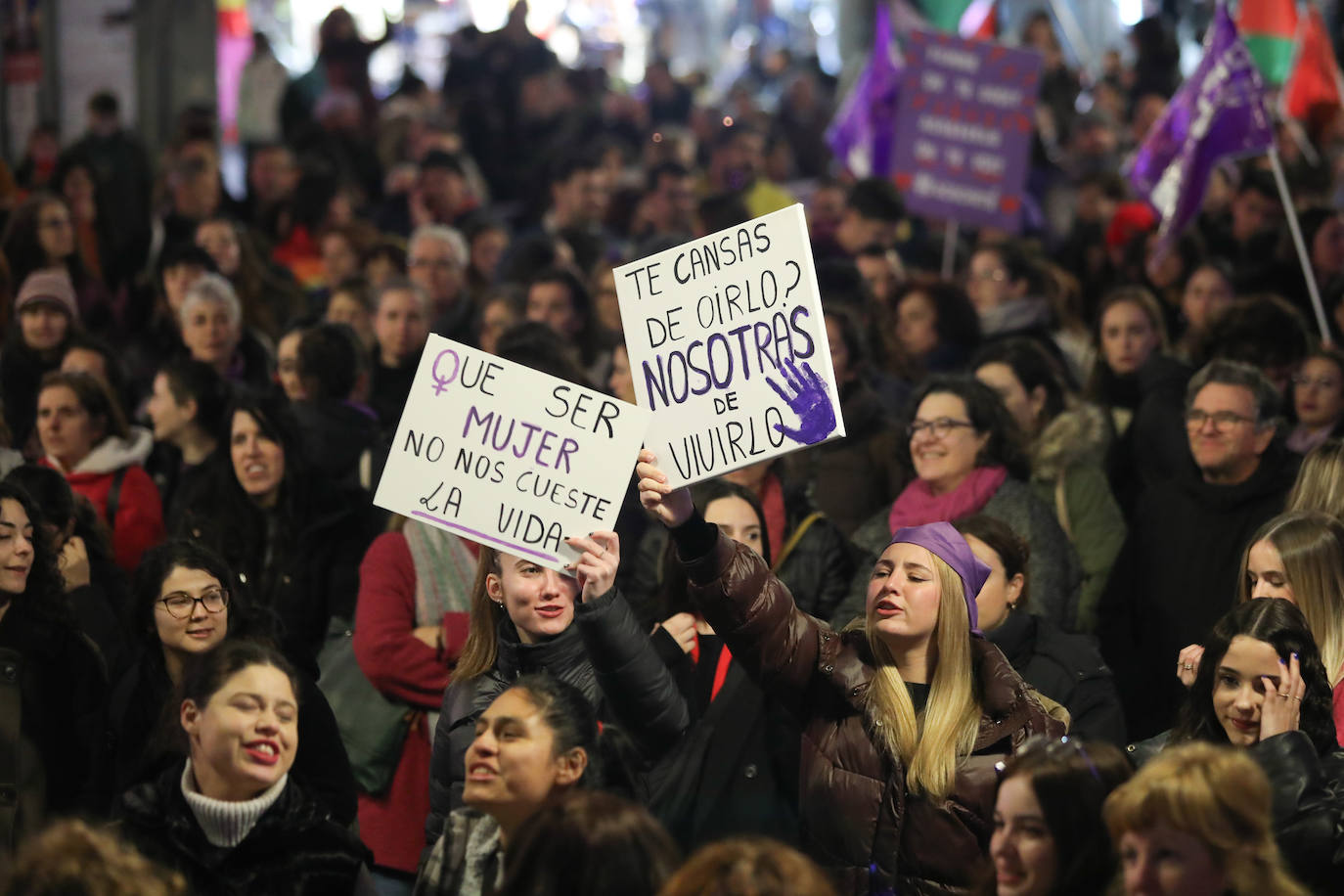 El morado toma las calles clamando feminismo