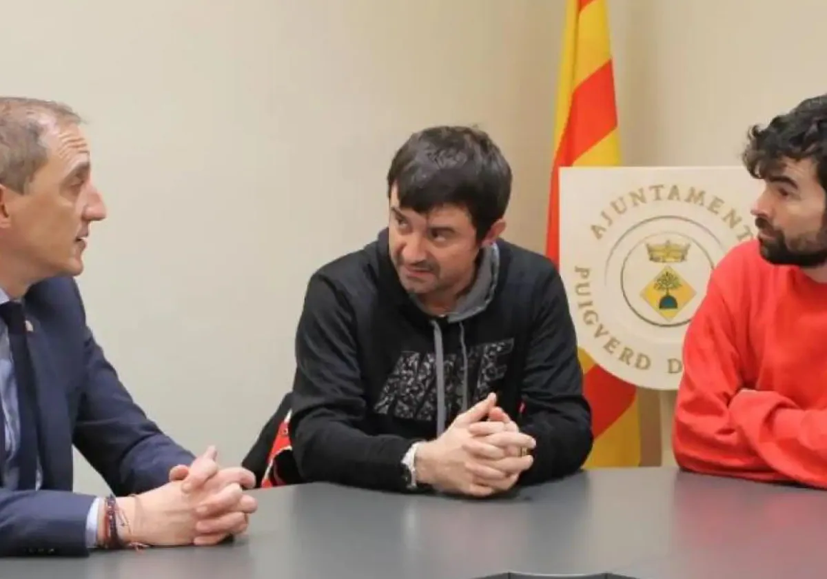 El alcalde de Puigverd de Lleida, Josep Solsona, en el centro de la imagen