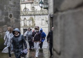 Dos Galicias frente a los pisos turísticos: la que convive y la que prohíbe